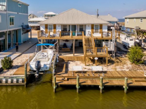 Waters Edge - PRIVATE DOCK! Only two blocks from the bay or the gulf! Plenty of parking for cars or boats home